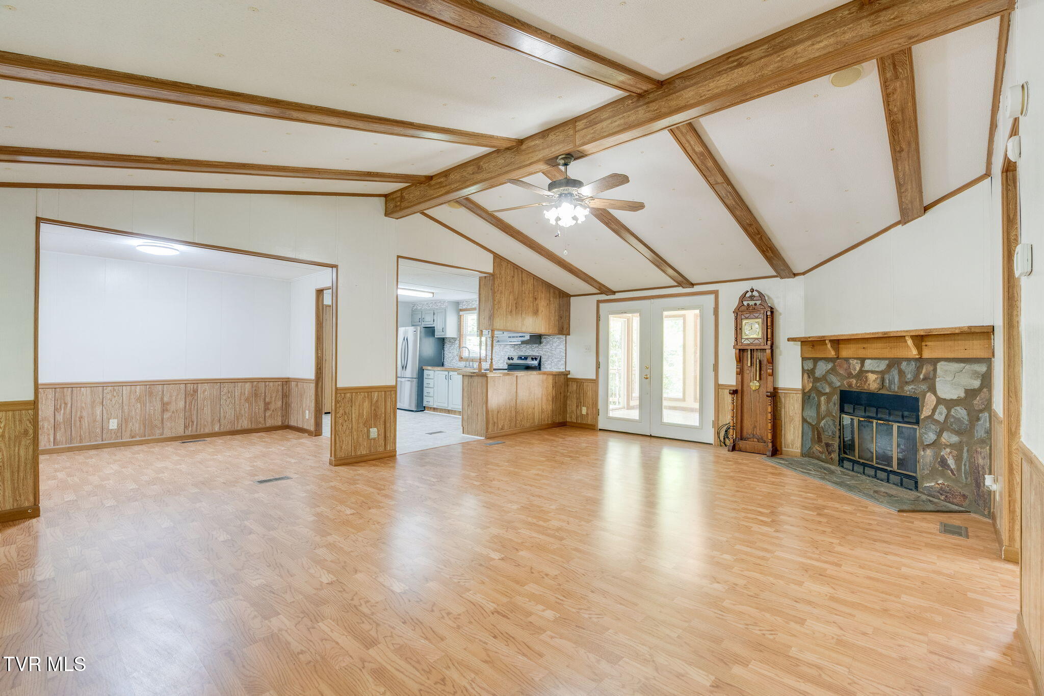 1447 Clawson Road Jonesville, VA 24263 - Photo 6 of 43 005