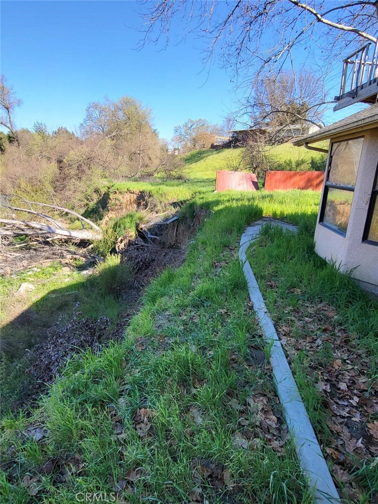 1210 San Ramon Road Atascadero, CA 93422 - Photo 4 of 21 a view of a yard with an outdoor space