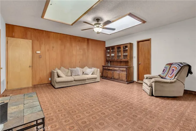 $764,900 | 9415 Annetta Avenue, South Gate, CA 90280