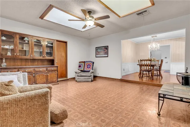 $764,900 | 9415 Annetta Avenue, South Gate, CA 90280