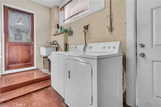 $764,900 | 9415 Annetta Avenue, South Gate, CA 90280