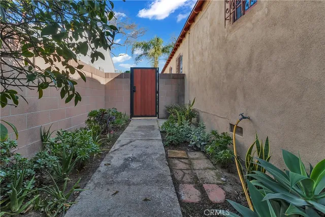 $764,900 | 9415 Annetta Avenue, South Gate, CA 90280