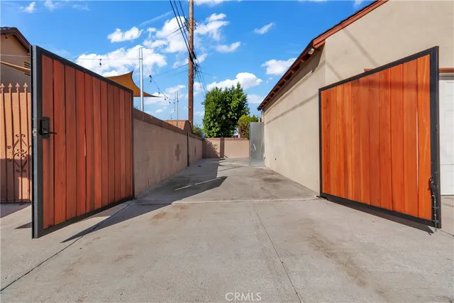 $764,900 | 9415 Annetta Avenue, South Gate, CA 90280