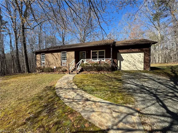$269,900 | 1055 Brookridge Drive, Walnut Cove, NC 27052