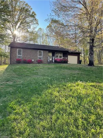$254,900 | 1055 Brookridge Drive, Walnut Cove, NC 27052