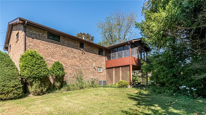 103 Locust Ridge Drive Pittsburgh, PA 15209 - Photo 3 of 24 Gallery Image 3
