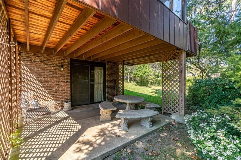 103 Locust Ridge Drive Pittsburgh, PA 15209 - Photo 4 of 24 Gallery Image 4
