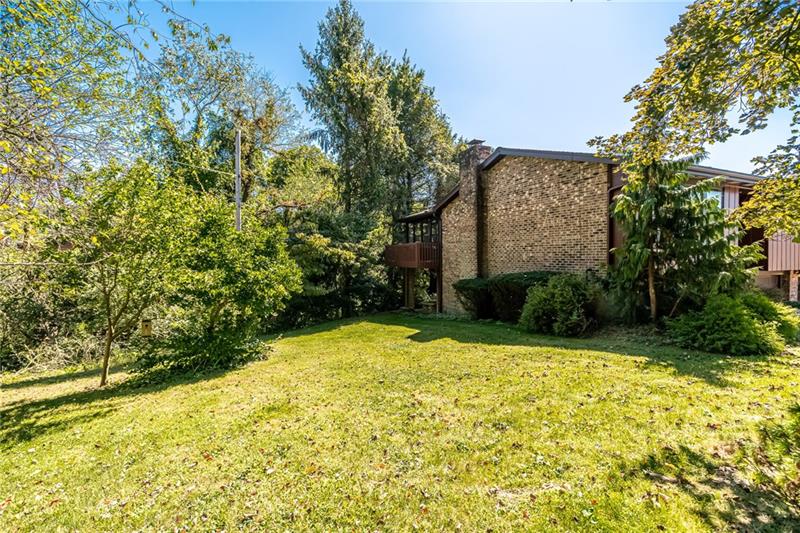 103 Locust Ridge Drive Pittsburgh, PA 15209 - Photo 5 of 24 Gallery Image 5