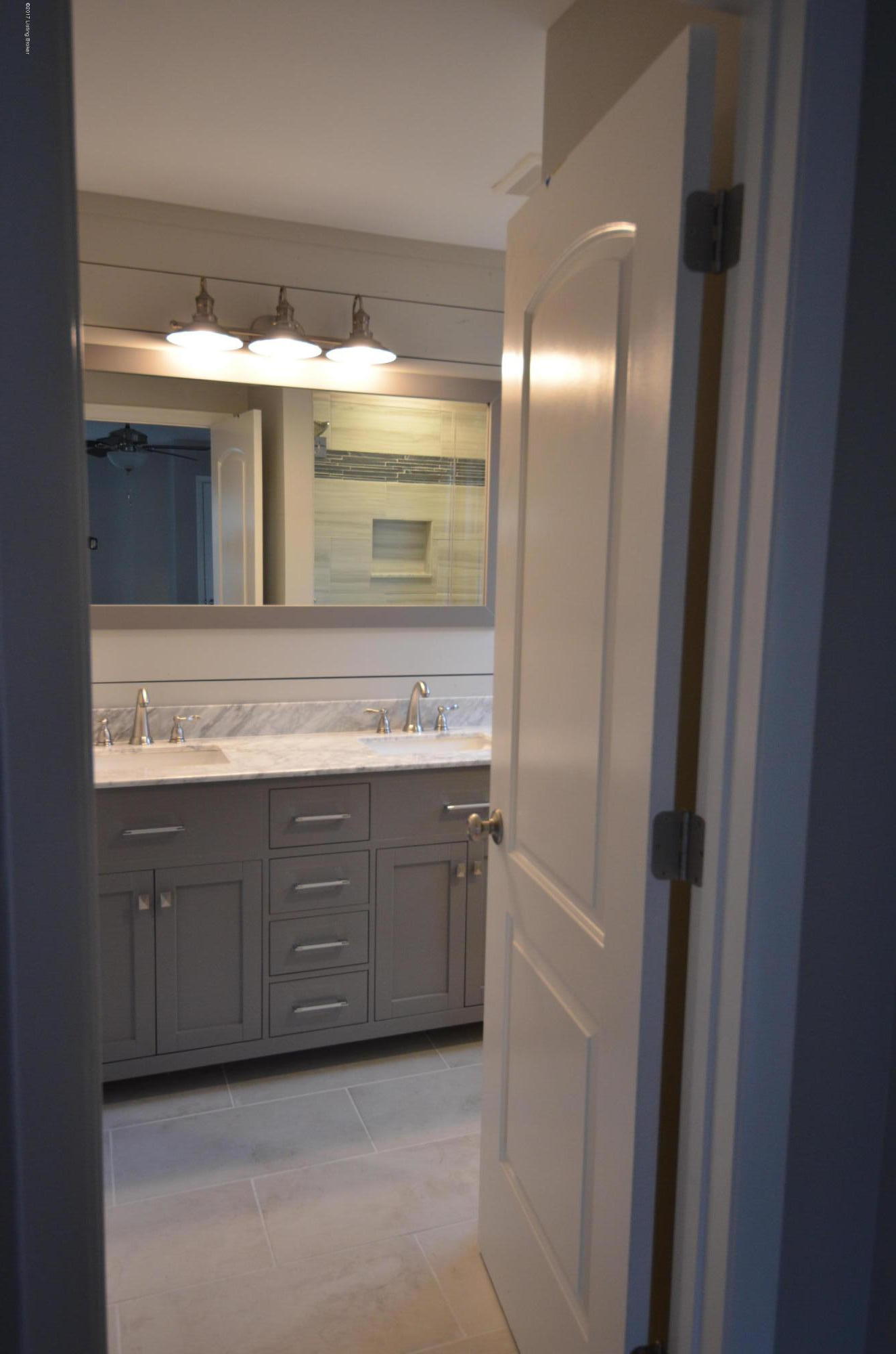 719 Indian Ridge Road Louisville, KY 40207 - Photo 30 of 38 Another view of the master bath