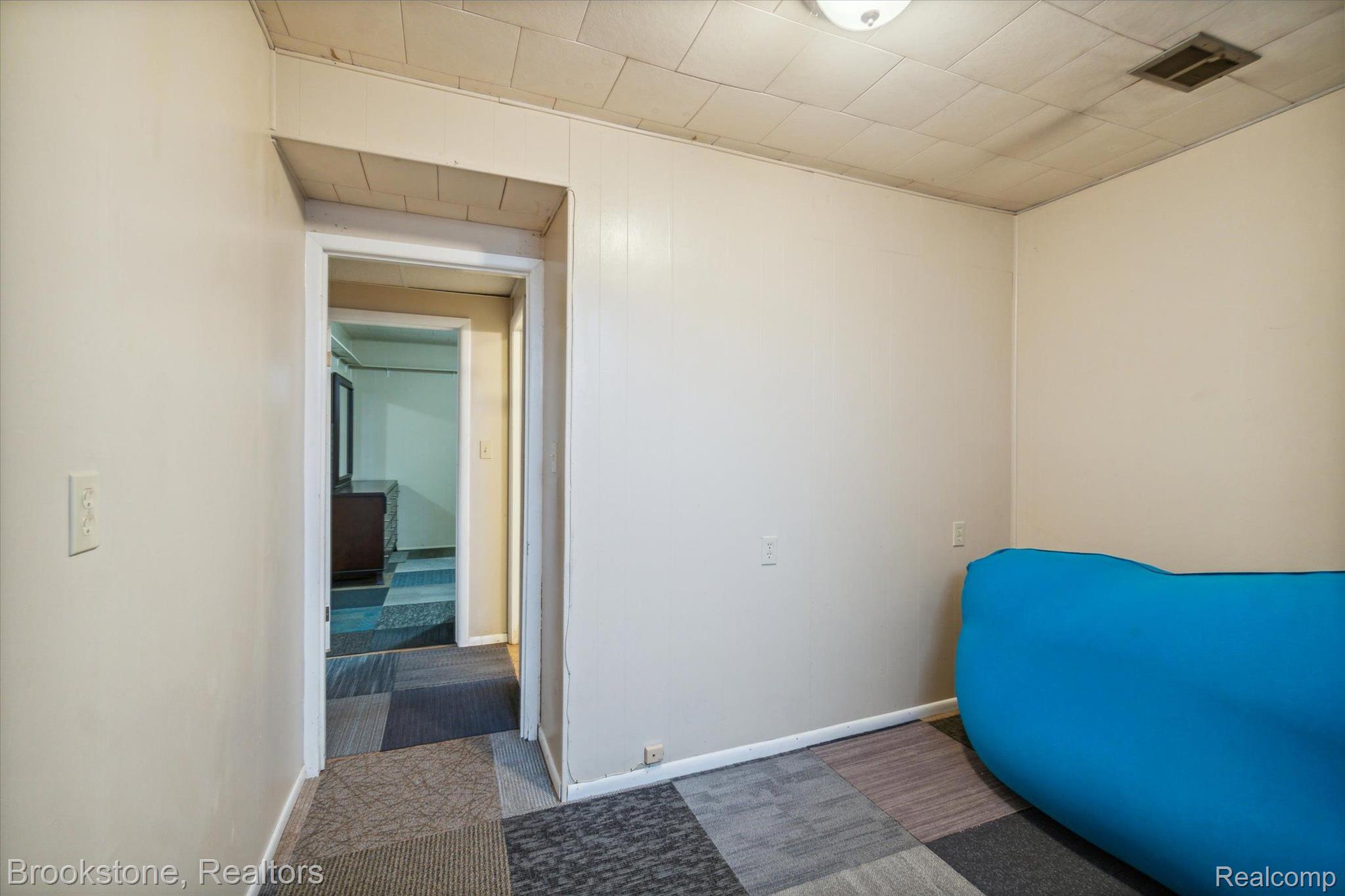 8900 Henry Ruff Road Livonia, MI 48150 - Photo 22 of 32 Gallery Image 22