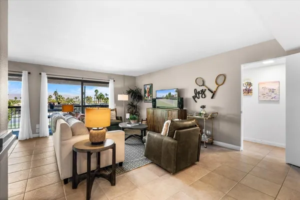 $635,000 | 45720 Club Cir Drive, Unit 285, Palm Desert, CA 92260