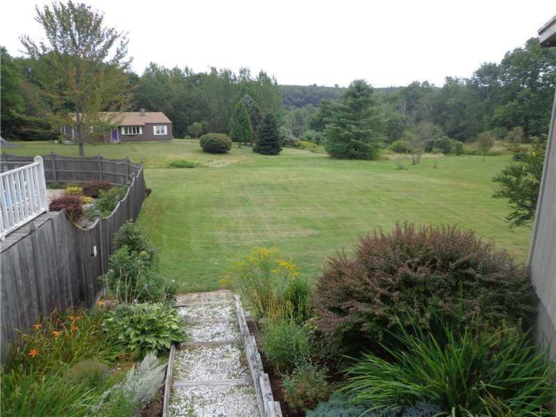 71 Middle Road Cumberland, ME 04021 - Photo 6 of 13 Yard/Garden.