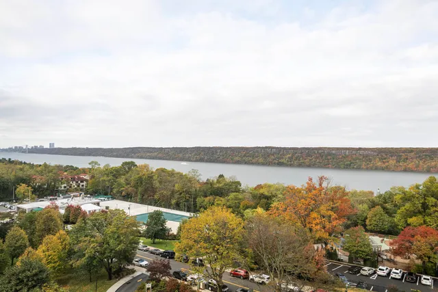 $225,000 | 5800 Arlington Avenue, Unit 10O | North Riverdale