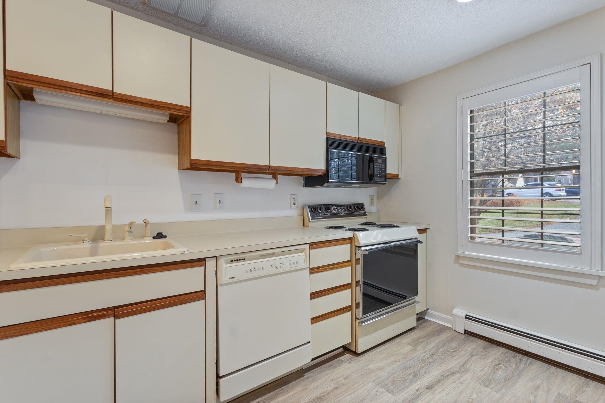 380 Ocean Road, Unit 9 Portsmouth, NH 03801 - Photo 6 of 26