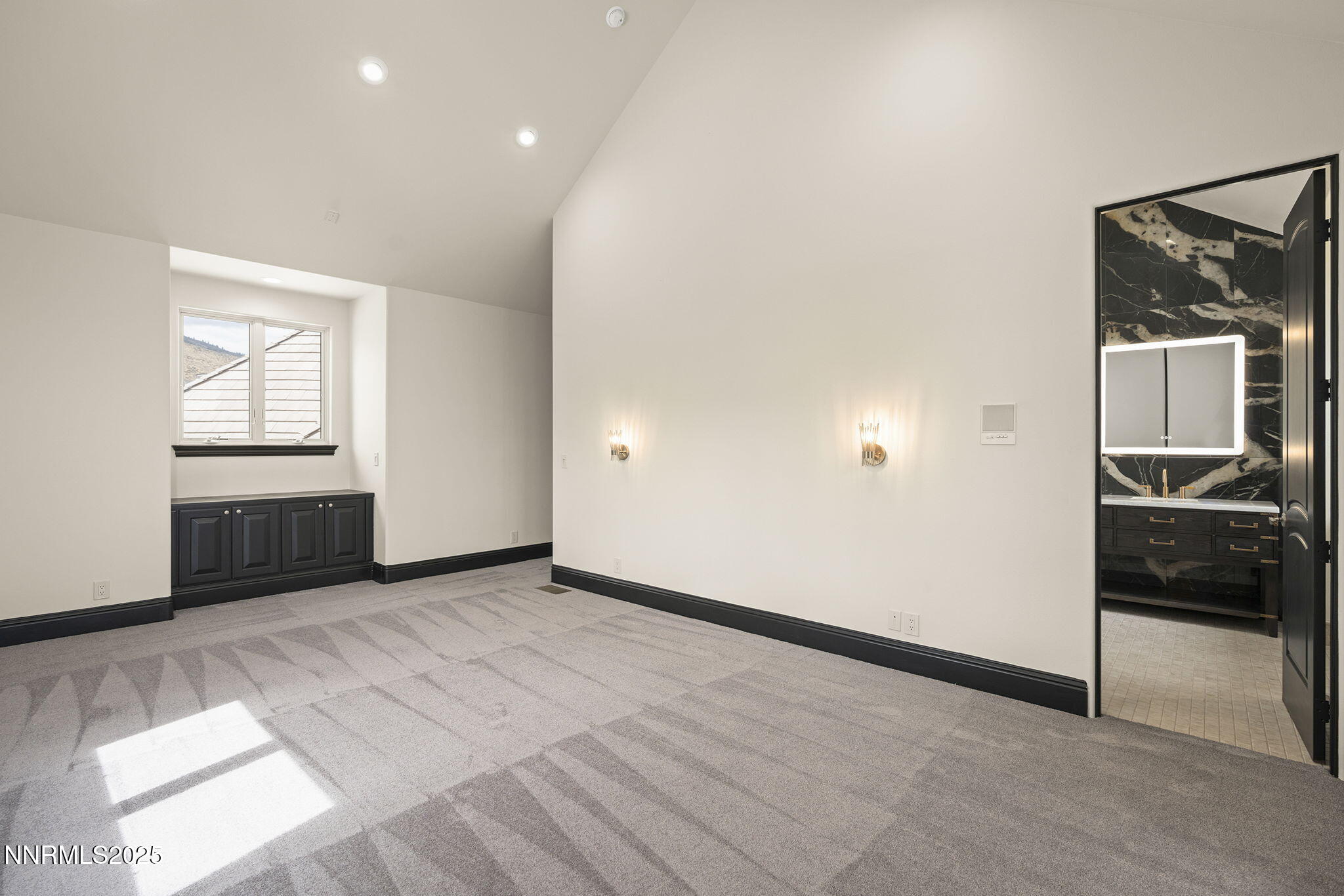 3653 Spirit Bluff Court Reno, NV 89511 - Photo 33 of 46 an empty room with windows