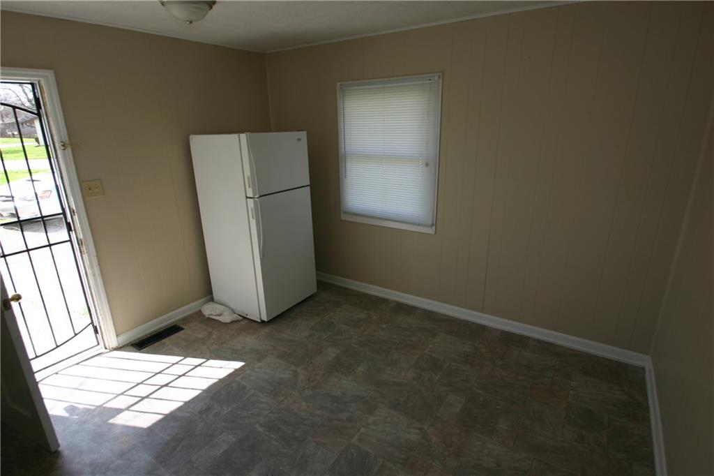 3131 Normandy Road Indianapolis, IN 46222 - Photo 3 of 8