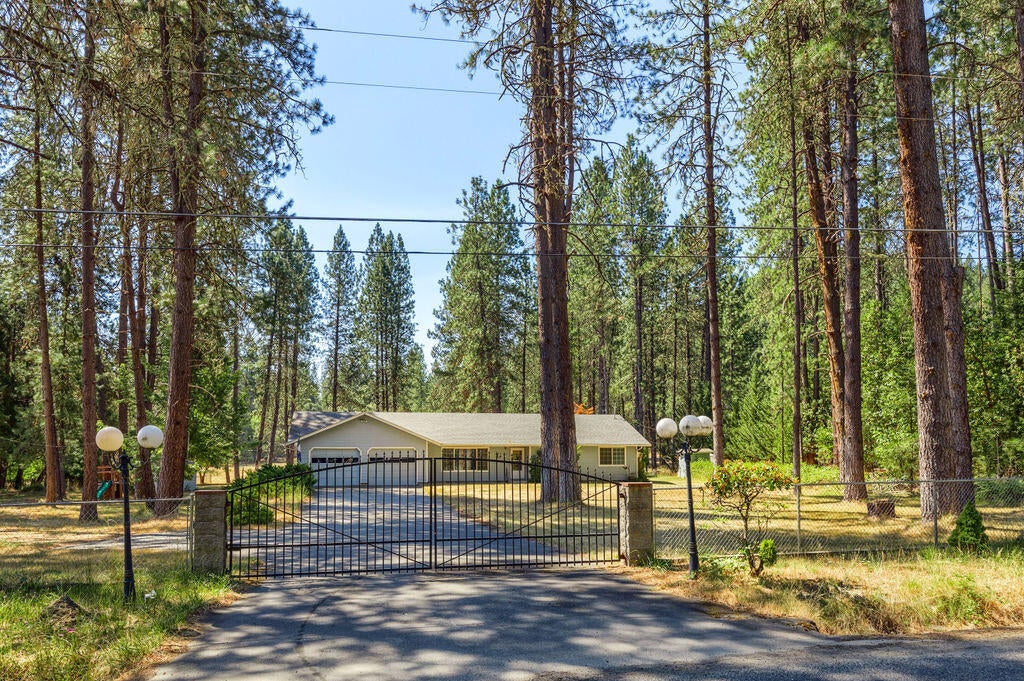 1065 Minthorne Road Rogue River, OR 97537 - Photo 2 of 49 MR(1)