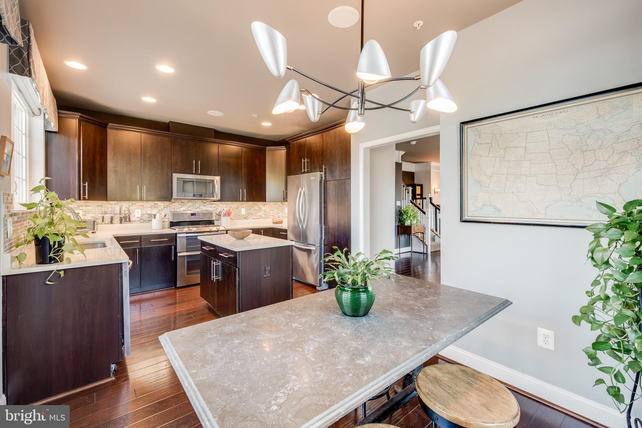 51 Linden Place Towson, MD 21286 - Photo 9 of 23 Sun Filled Rooms