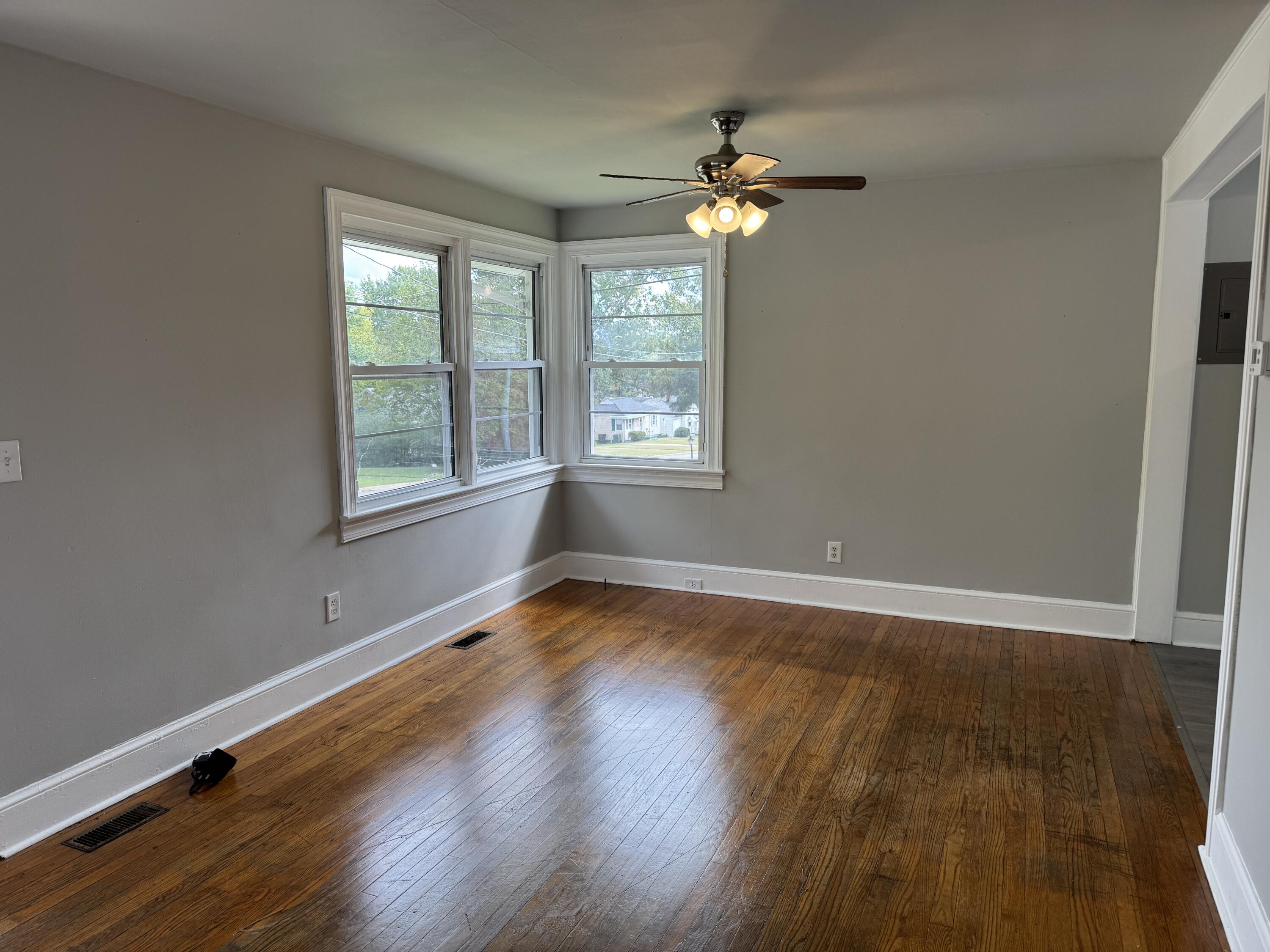 17 Garland Street Danville, VA 24541 - Photo 3 of 8 IMG_2759
