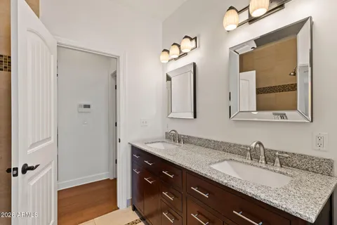 $699,900 | 1501 East Earll Drive, Phoenix, AZ 85014