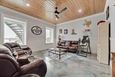 $5,500,000 | 14392 Ridge Lane, Malakoff, TX 75148