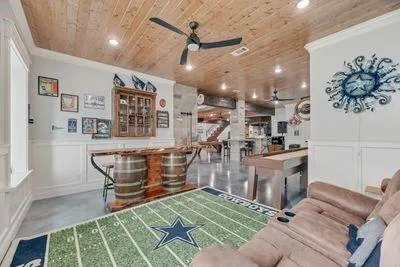 $5,500,000 | 14392 Ridge Lane, Malakoff, TX 75148