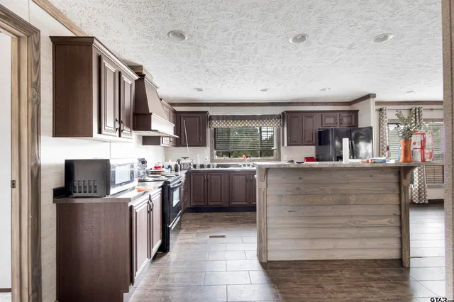 $350,000 | 112 County Road 4716, Ben Wheeler, TX 75754