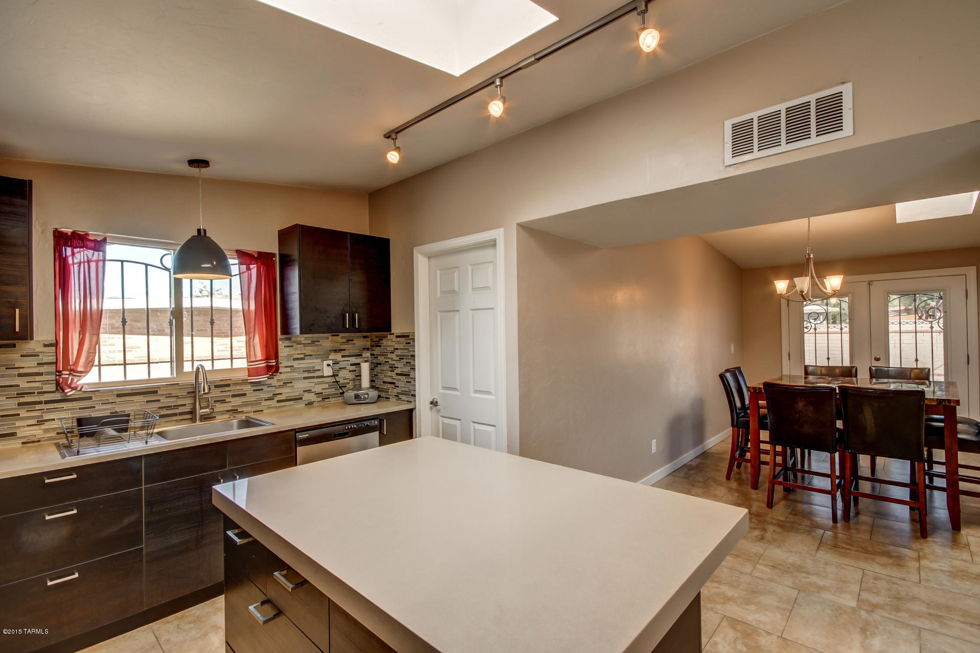 2425 South Prudence Road Tucson, AZ 85710 - Photo 8 of 30 Gallery Image 8