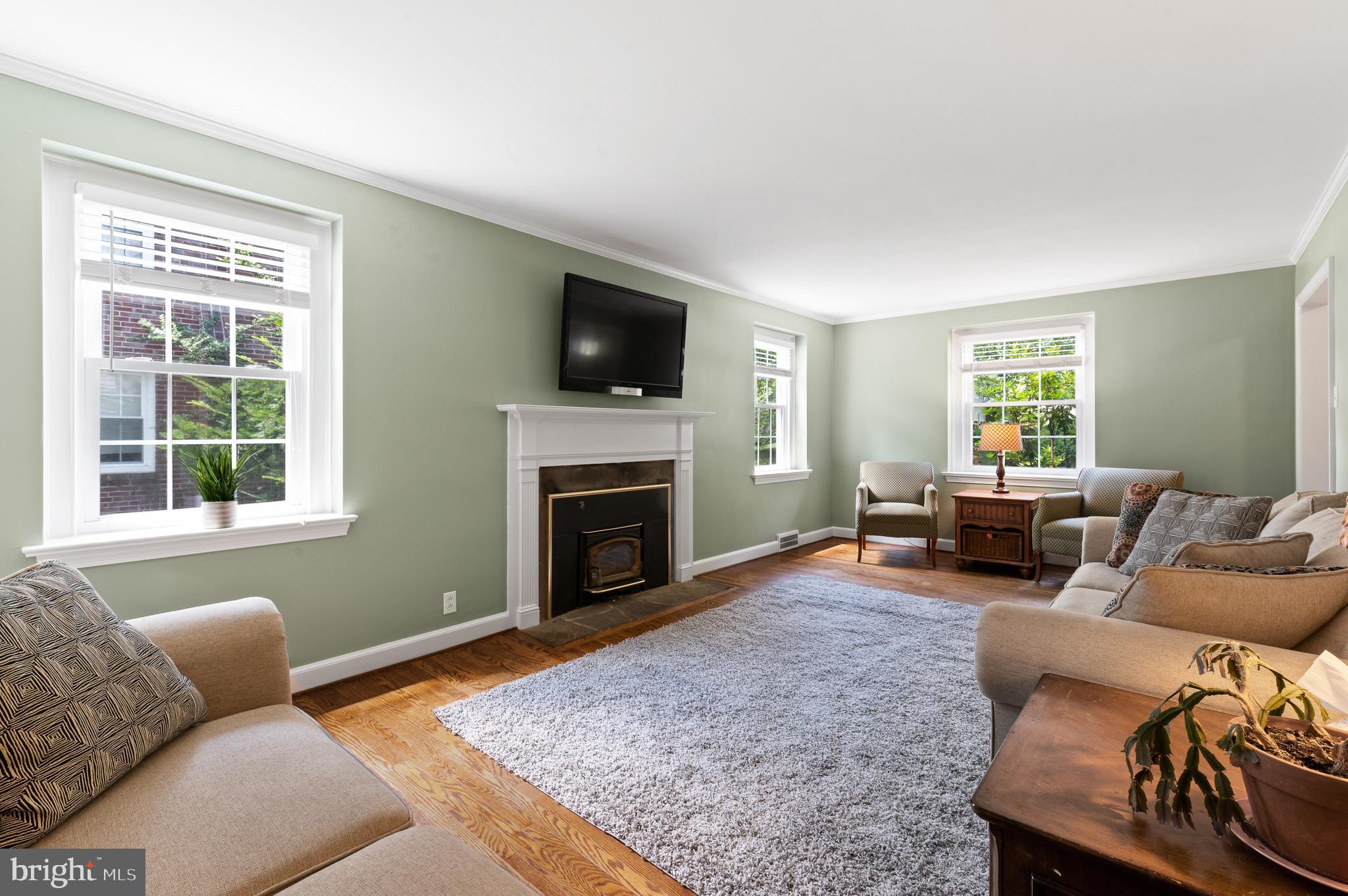 31 Whitemarsh Road Ardmore, PA 19003 - Photo 14 of 35 Bright room with deep window sills