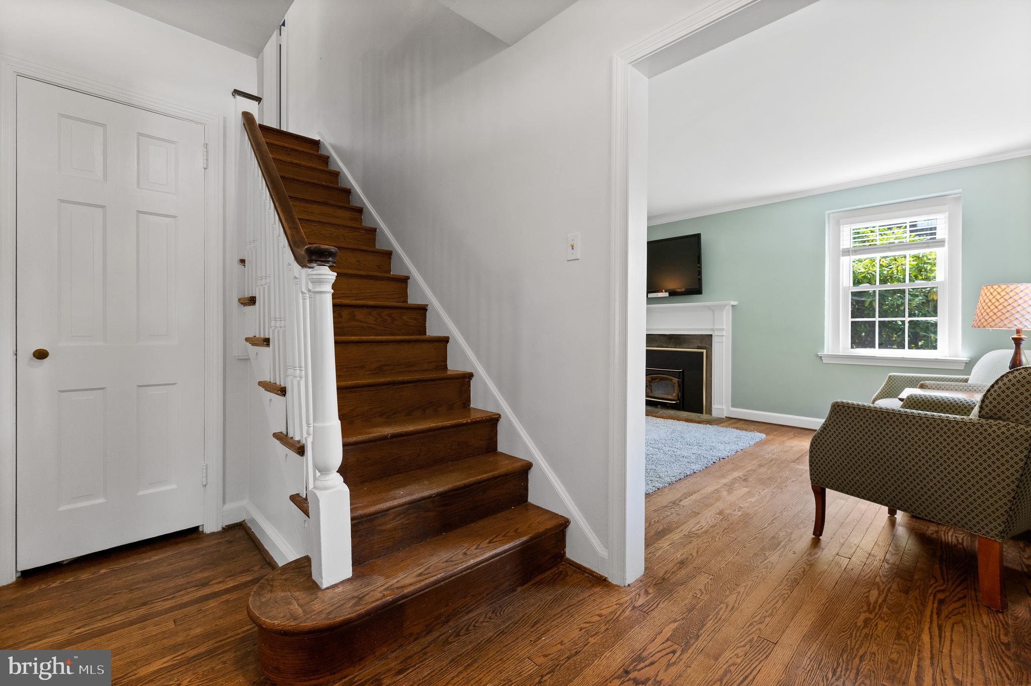 31 Whitemarsh Road Ardmore, PA 19003 - Photo 3 of 35 Traditional center hall colonial layout