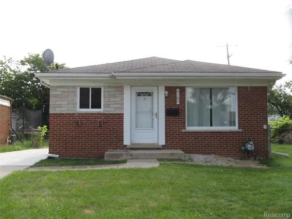 $224,900 | 8160 Fenton Street, Dearborn Heights, MI 48127