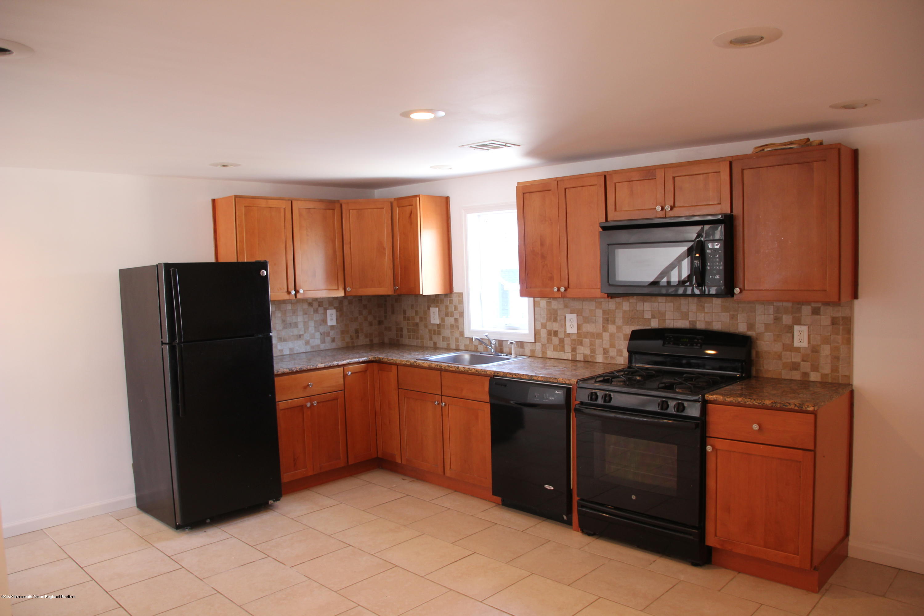 20 Main Street, Unit C Port Monmouth, NJ 07758 - Photo 4 of 14 IMG_1716