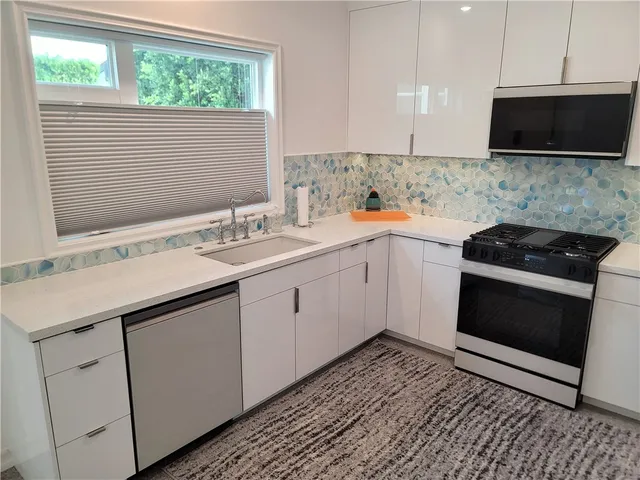 $3,000 | 72937 Willow Street, Palm Desert, CA 92260