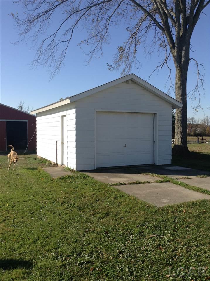 2401 Shepherd Road Adrian, MI 49221 - Photo 5 of 32 31267004-4.JPG