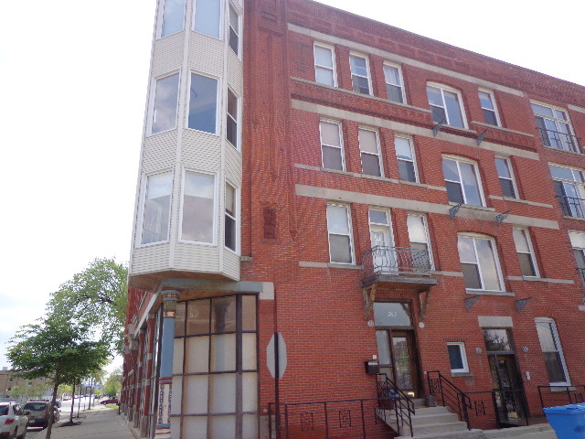 763 East 41st Street, Unit 3A Chicago, IL 60653 - Photo 3 of 7