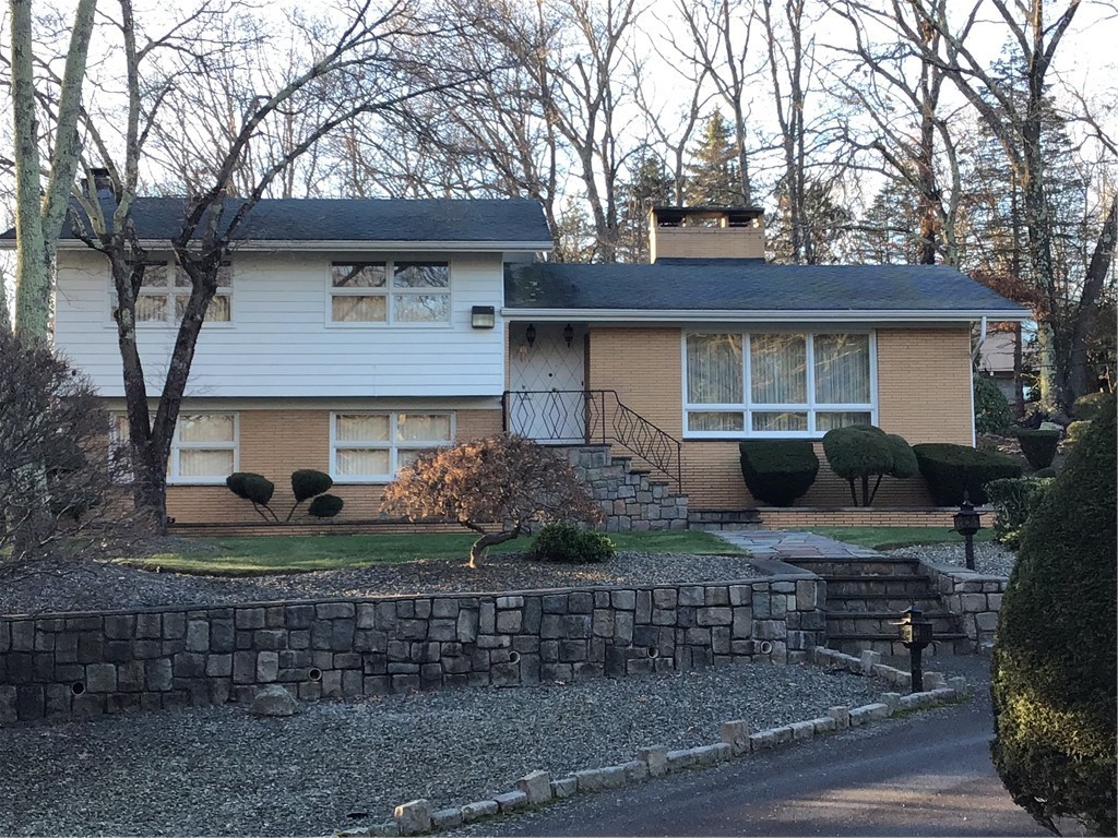 397 Angell Road Lincoln, RI 02865 - Photo 1 of 18 Gallery Image 1