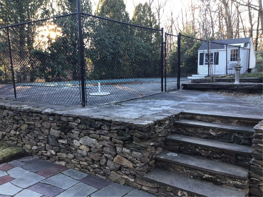 397 Angell Road Lincoln, RI 02865 - Photo 3 of 18 Gallery Image 3