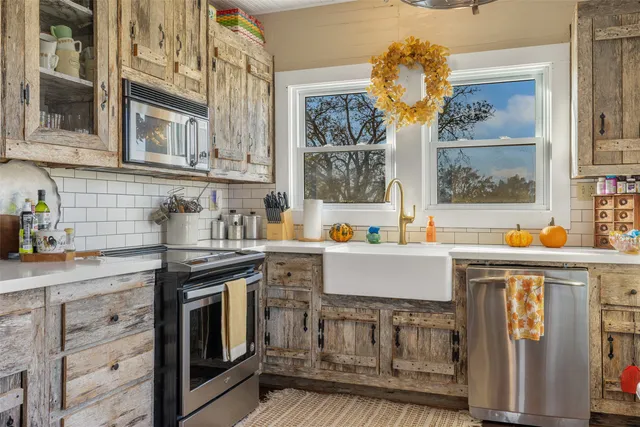 $975,000 | 13752 Whitman Road, Brenham, TX 77833