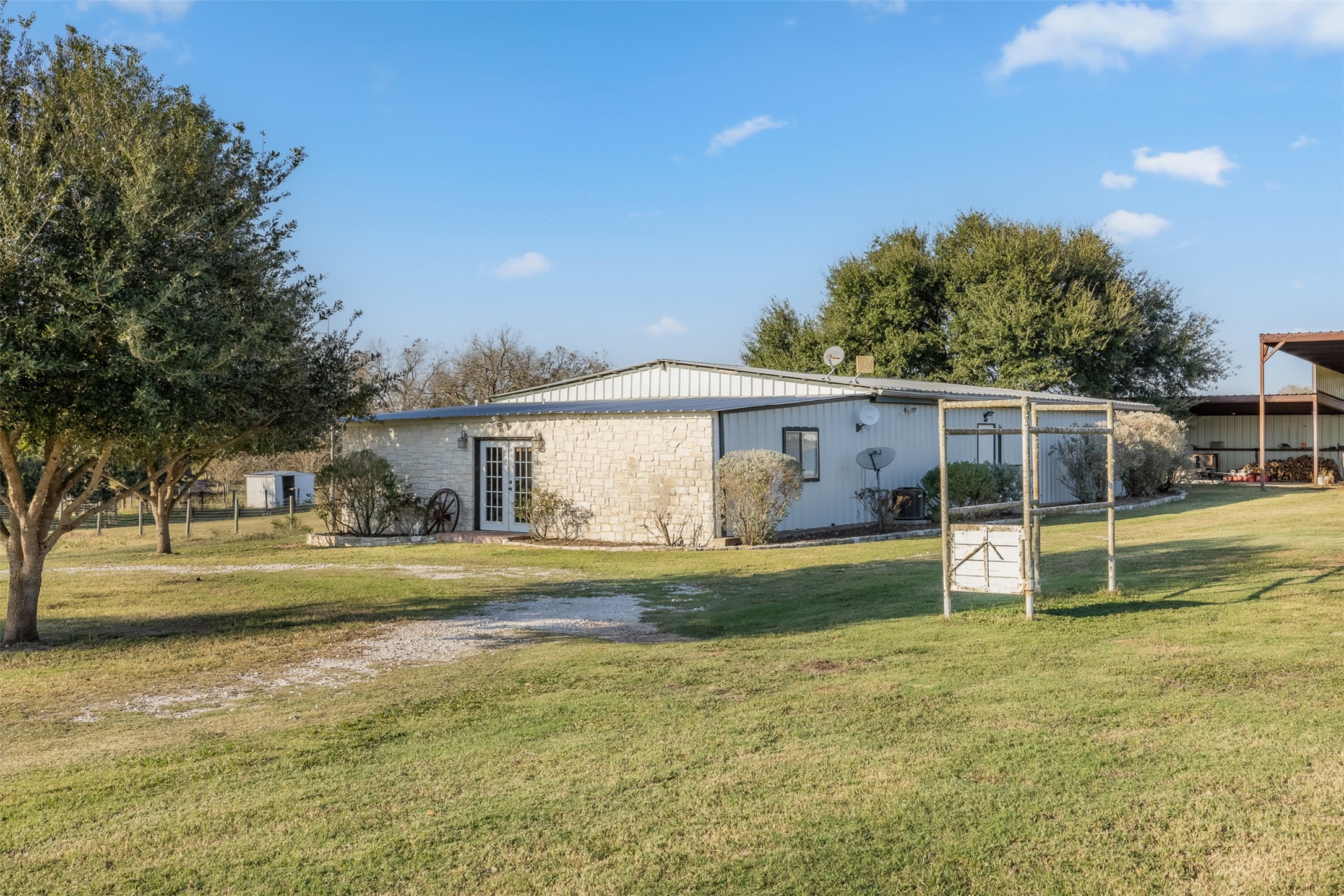 13752 Whitman Road Brenham, TX 77833 - Photo 23 of 48