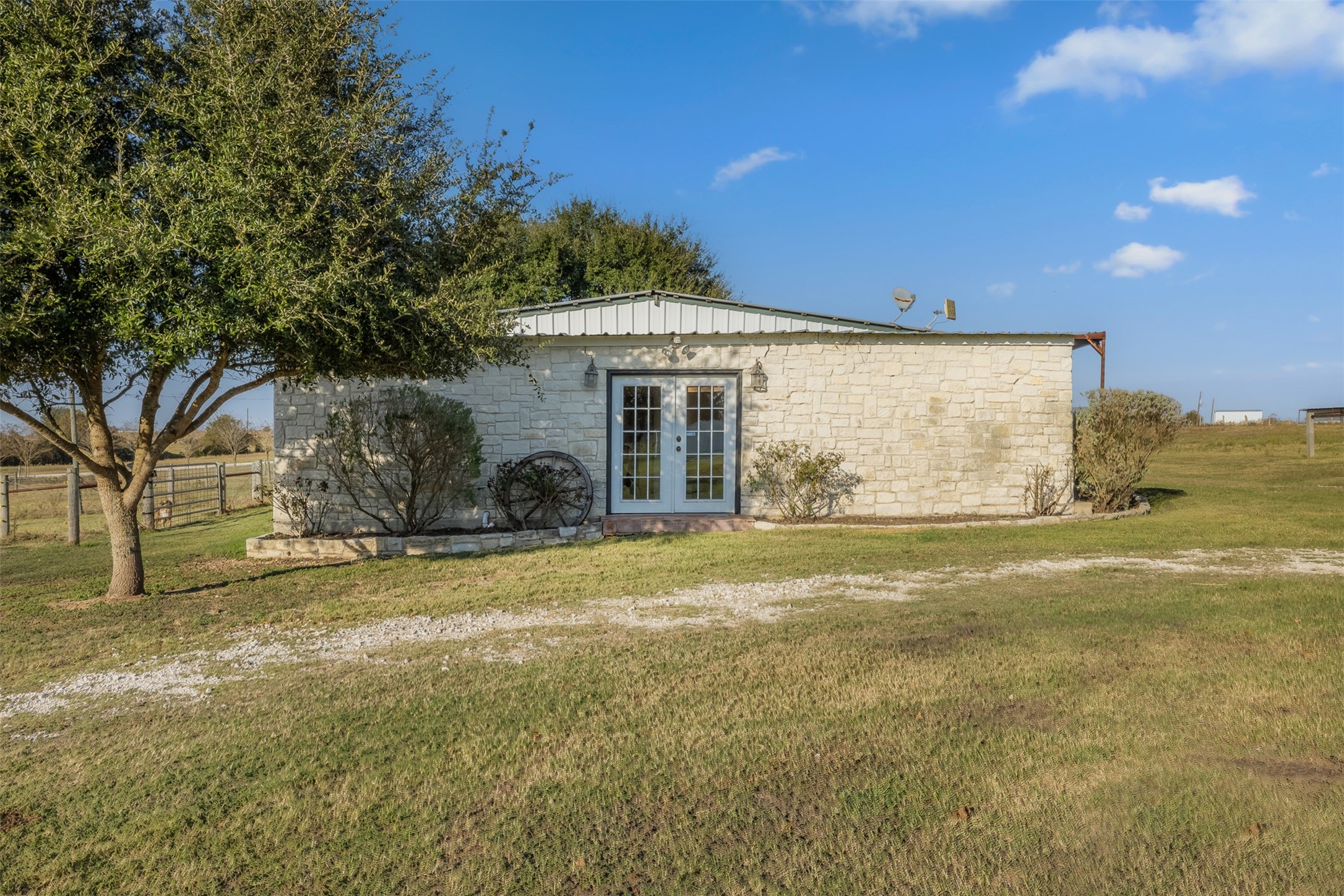 13752 Whitman Road Brenham, TX 77833 - Photo 24 of 48