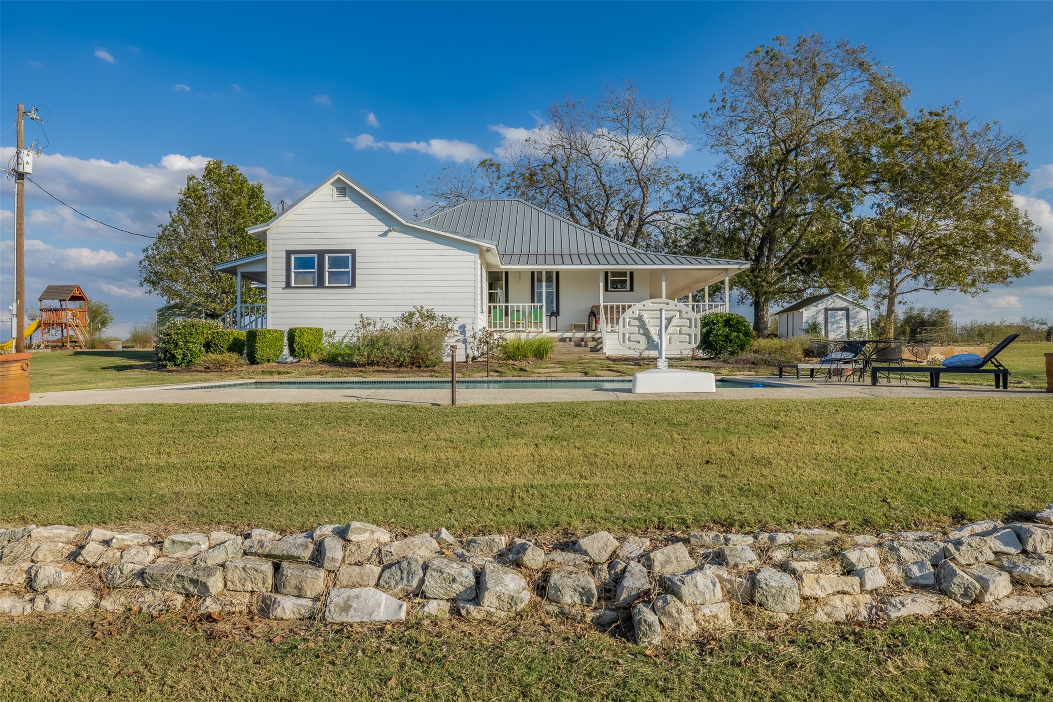 13752 Whitman Road Brenham, TX 77833 - Photo 3 of 48