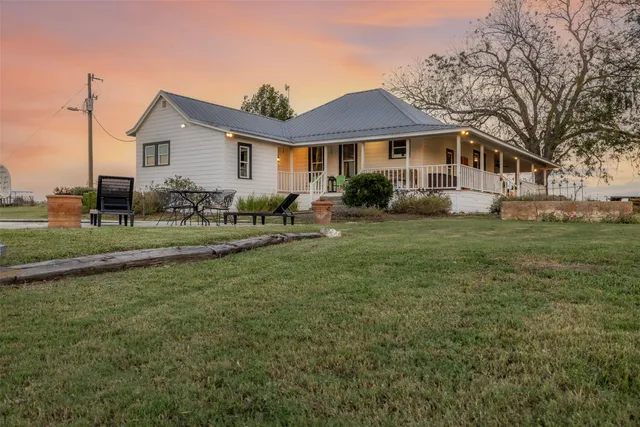 $975,000 | 13752 Whitman Road, Brenham, TX 77833