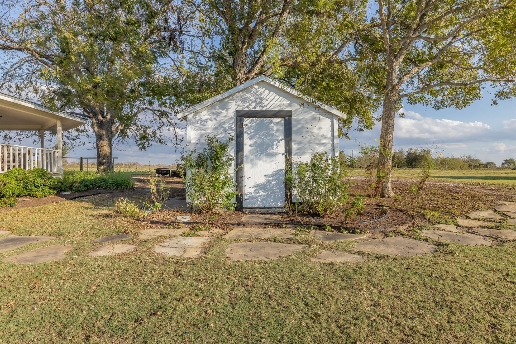 13752 Whitman Road Brenham, TX 77833 - Photo 6 of 48