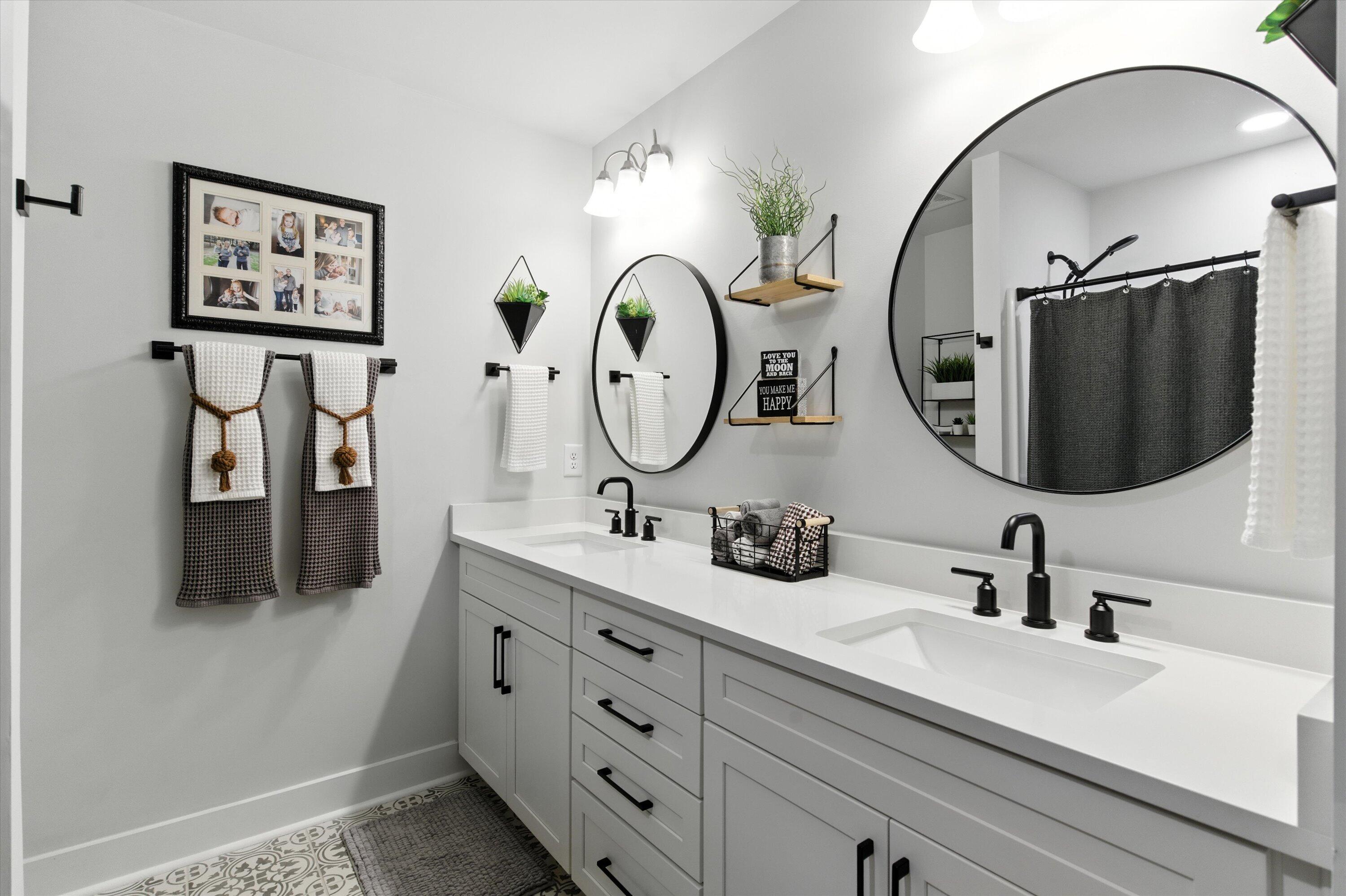 142 Boots Branch Road Summerville, SC 29485 - Photo 50 of 57 Secondary Bathroom 3