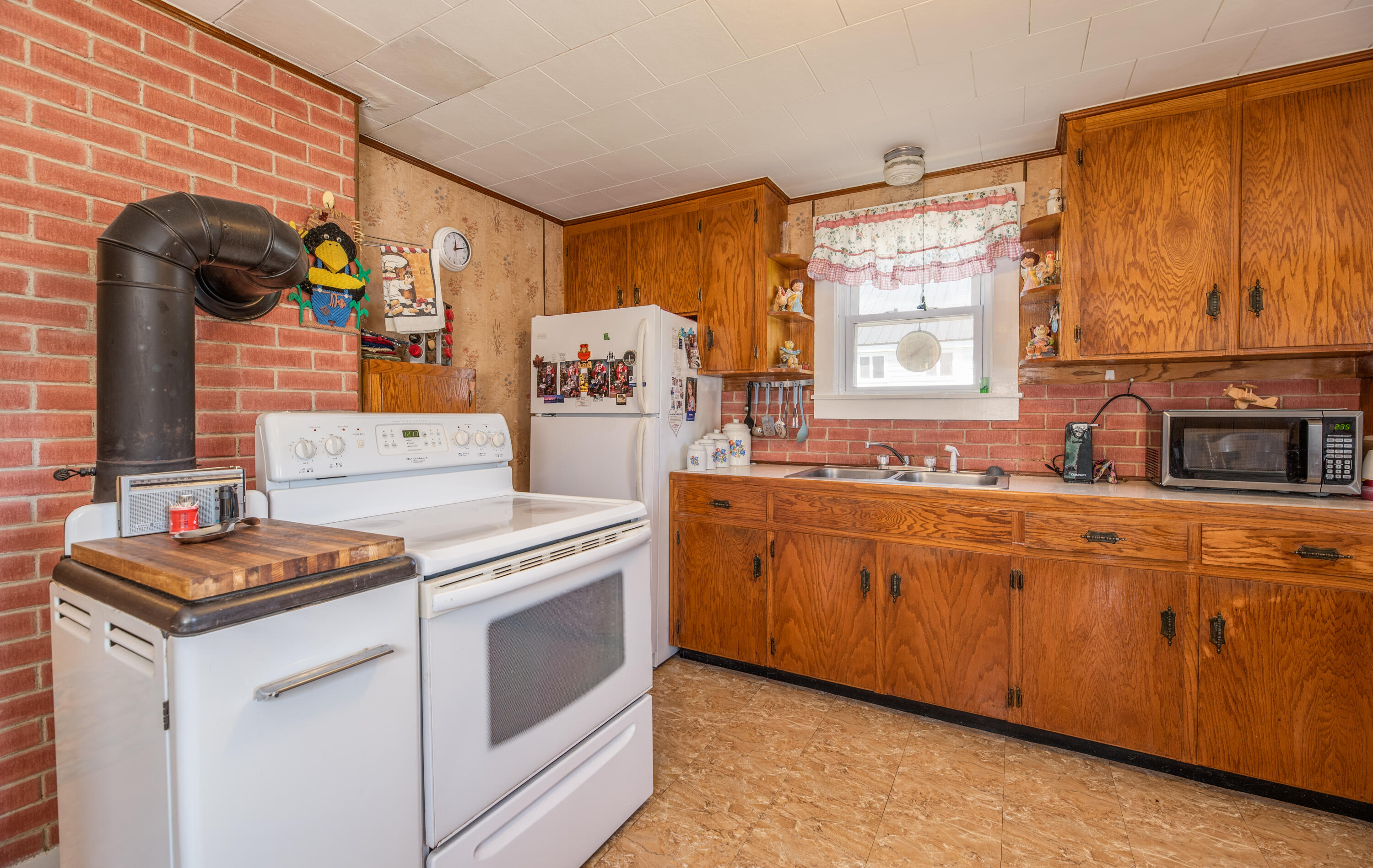 144 Station Road Etna, ME 04434 - Photo 10 of 24 Interior7