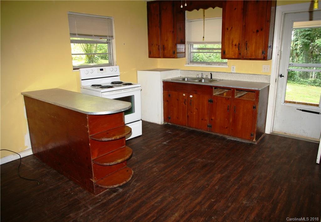 711 Hovis Road Stanley, NC 28164 - Photo 3 of 10 Gallery Image 3