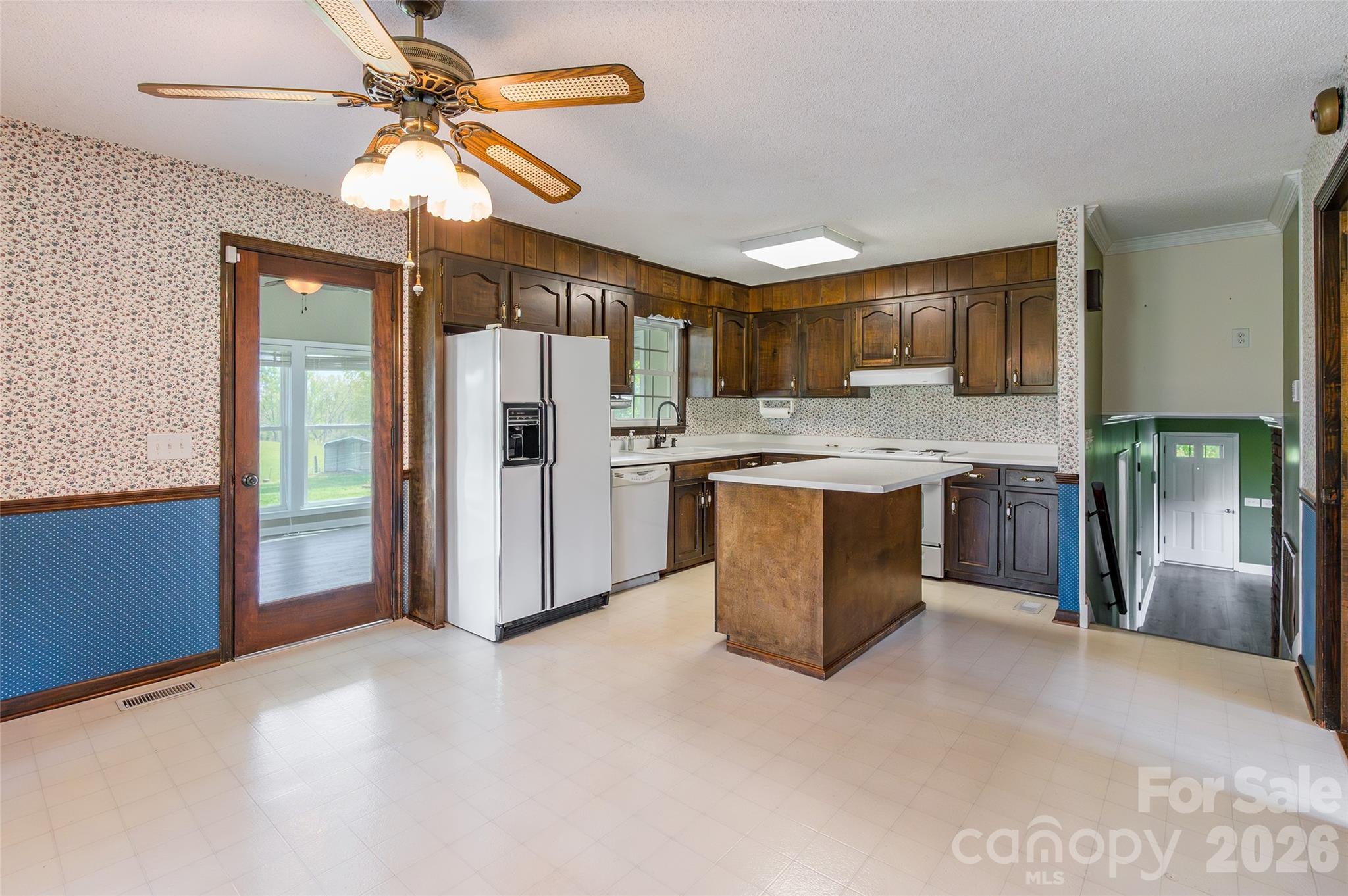 161 Springdale Road Cowpens, SC 29330 - Photo 13 of 46