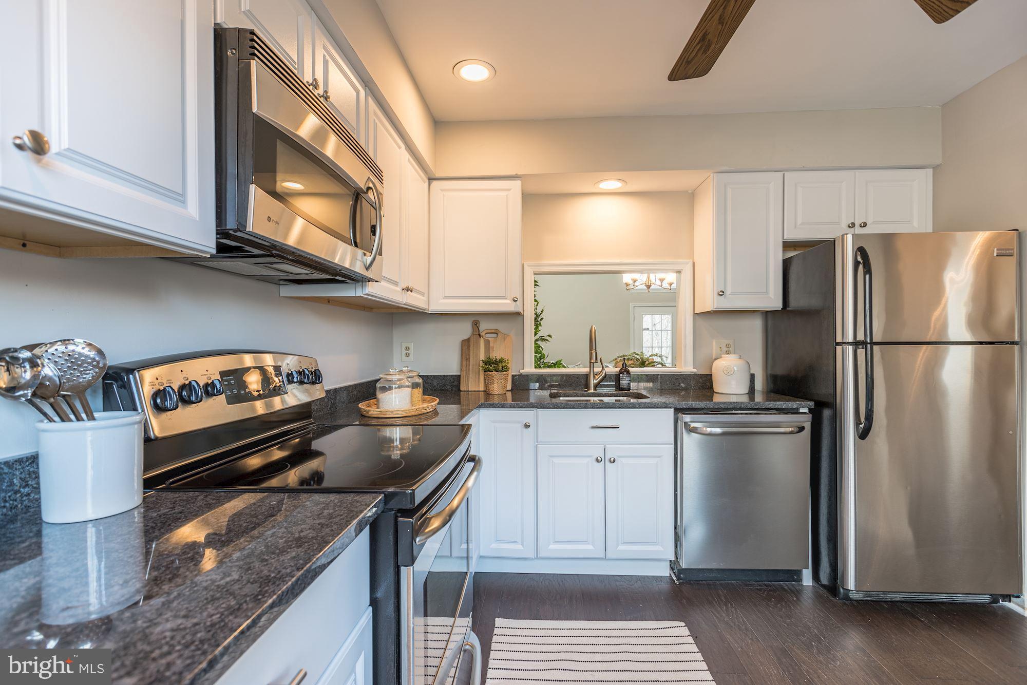 7409 Ridge Oak Court Springfield, VA 22153 - Photo 12 of 39 Eat-In Kitchen