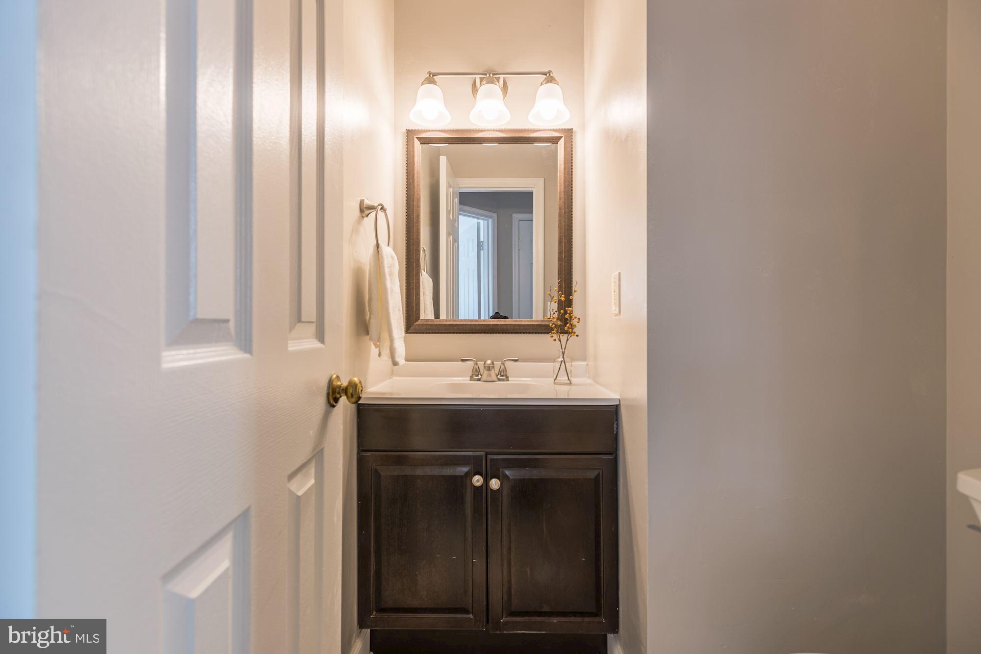 7409 Ridge Oak Court Springfield, VA 22153 - Photo 15 of 39 Powder Room