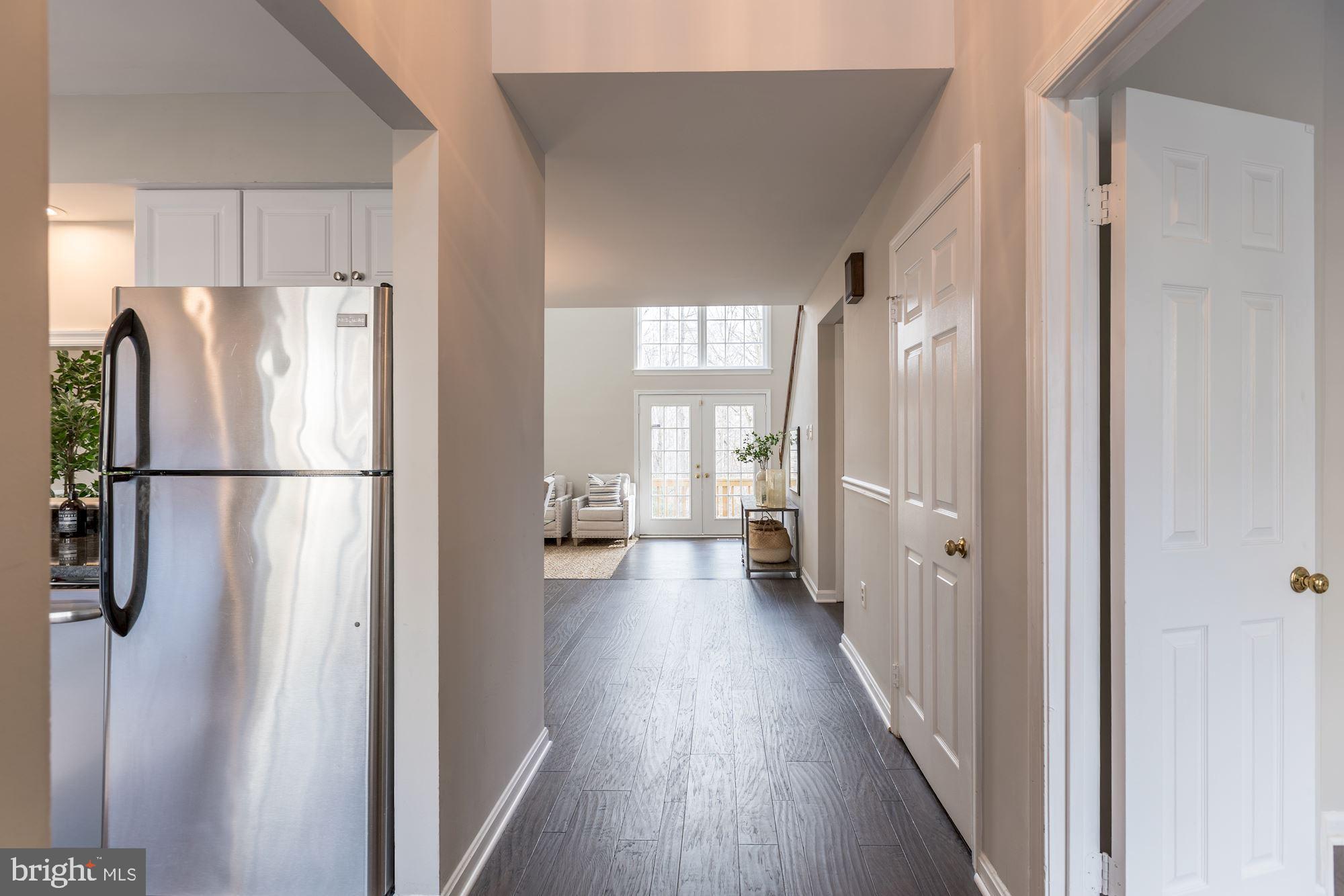 7409 Ridge Oak Court Springfield, VA 22153 - Photo 3 of 39 Foyer